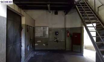 Imagem 4: Excelente imóvel comercial com condução na porta