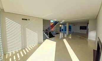 Imagem 5: Casa de condomínio sobrado para aluguel possui 330 metros quadrados com 3 quartos