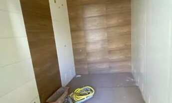 Imagem 7: Vendo galpões novos recém construídos em Bonfinópolis em frente a GO 010