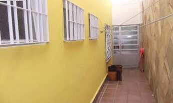 Imagem 2: Sobrado 3 dormitorios, 1 suíte, 2 vagas, 172m². Piso carpete de madeira, armários embutido