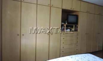 Imagem 5: Sobrado de 450m², 4 dormitórios, 1 suíte, 6 vagas, na Vila Arnoni