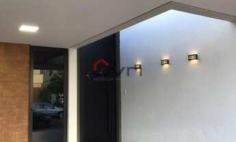 Imagem 5: Casa possui 215 m² com 4 quartos sendo 2 suítes, sala grande, no Jardim Botânico - Uberlân