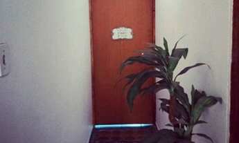 Imagem 2: Incluso água e luz) Alugo Kitnet semimobiliada