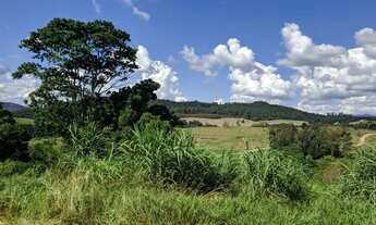 Imagem: Terreno com vista para pedra grande