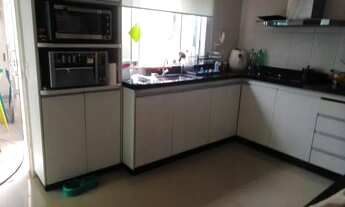 Imagem 5: OPORTUNIDADE ÚNICA! Linda casa C/Piscina! Toda no porcelanato! 400m²! Ch 55! 2Suítes! Conf