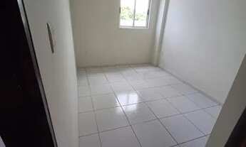 Imagem 2: Aluga-se apartamento com varanda, banheiros com box, parede decorada na sala, excelente lo