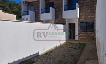 Imagem 2: )(- Casa com 2 quartos área gourmet quintal gramado e duas vagas em Parque Independência