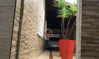 Imagem 2: Ótima oportunidade! Casa com três quartos + uma edicula nos fundos a venda no Alto do Card