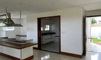 Imagem 4: Casa para aluguel possui 300 metros quadrados com 3 quartos em Piatã