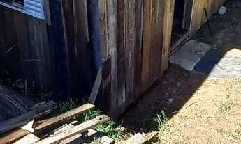 Imagem 6: Casa simples de madeira para alugar