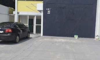 Imagem: Prédio comercial ao lado da faculdade Marta