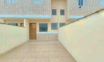 Imagem 3: Sobrado para aluguel e venda possui 50 metros quadrados com 2 quartos