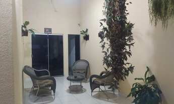 Imagem 3: Casa para venda possui 168 metros quadrados com 3 quartos em Residencial Center Ville - Go