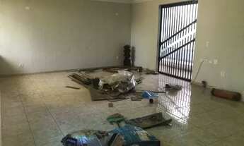 Imagem 3: Casa com ótima localização na Zona 05 de Maringá!!!