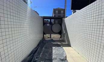 Imagem 4: Casa sobreposta baixa, 3 dormitórios, 1 suíte, quintal, churrasqueira e 1 vaga de garagem