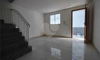 Imagem: Casa Verde Sobrado em Condomínio 2 Suítes