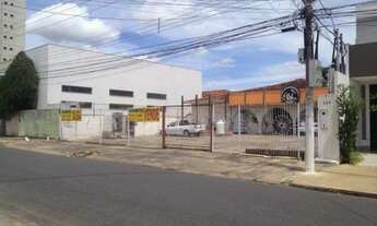 Imagem 2: Casa com 8 quarto(s) no bairro Jardim Petropolis em Cuiabá - MT