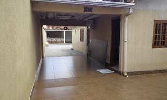 Imagem 4: Casa muito aconchegando, ótimos acabamentos e varanda gourmet com churrasqueira e forno à