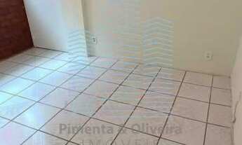 Imagem 4: Bom apartamento no centro do bairro, vazio, 2 quartos com garagem. Freguesia Jacarepaguá