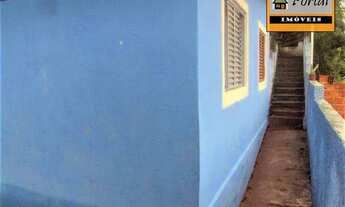 Imagem 3: Casa com 2 dormitórios, área coberta com churrasqueira no bairro Parque Internacional em C