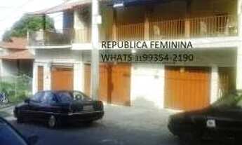 Imagem: Quartos individuais para moças no bairro