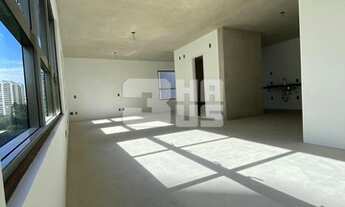 Imagem 7: Apartamento de 140m² com 3 ou 4 dormitórios, andar alto, 2 vagas, 2 depósitos e ao lado do