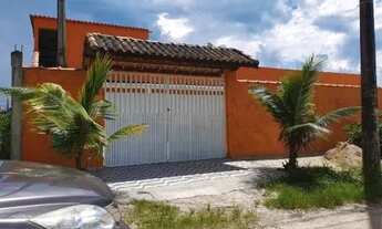 Imagem: Bela casa litorânea com 3 quartos, piscina