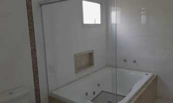 Imagem 2: Casa de condomínio para aluguel possui 230 metros quadrados com 3 quartos