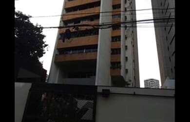 Imagem 3: Apartamento para aluguel e venda tem 280 m2 com 4 quartos 2 Garagens. Inf. 81.99971.8898 C