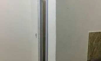 Imagem 3: Alugo quarto ( não paga água e luz