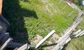 Imagem 4: Terreno em frente ao lago