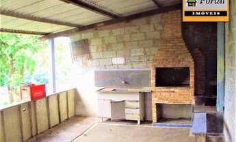 Imagem 5: Casa com 2 dormitórios, área coberta com churrasqueira no bairro Parque Internacional em C