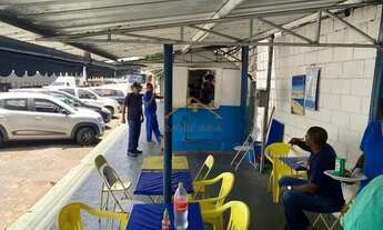 Imagem 6: Trailer comercial na região de Contagem, com várias empresas ao redor, próximo a Avenida J