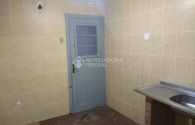 Imagem 3: Casa para venda possui 98 metros quadrados com 2 quartos em Petrópolis - Porto Alegre - RS