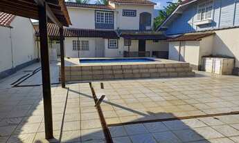 Imagem 3: Casa de condomínio para venda tem 214 metros quadrados com 3 quartos