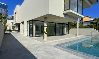 Imagem 4: Venda- Excelente casa clean de alto padrão em condomínio fechado no centro de Alphaville