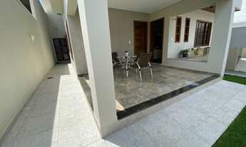 Imagem 4: Casa com 05 quartos, lote inteiro e ótima área gourmet no bairro Grã-Duquesa