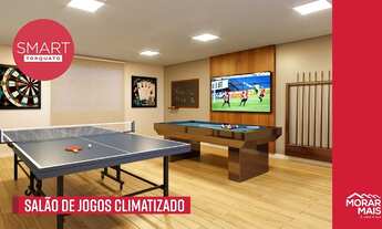 Imagem 6: Smart Torquato - ao lado do Baratão da Carne