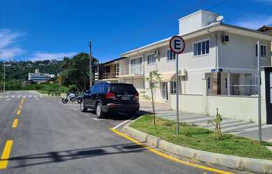 Imagem 2: Sobrado com 2 dormitório na praia de Bombas