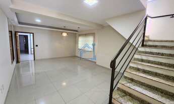 Imagem: Casa sobrado com quarto suítes no bairro