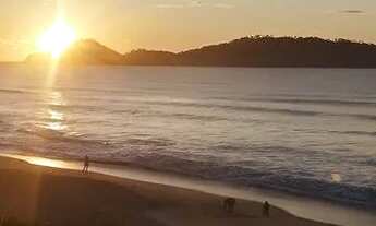 Imagem: Condomínio c treis casa a venda