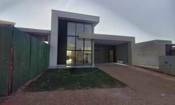 Imagem: Casa de condomínio térrea para venda possui