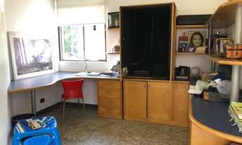 Imagem 4: Casa de esquina a venda ou permuta com 500 m² com 4 quartos (3 suítes) em Alphaville