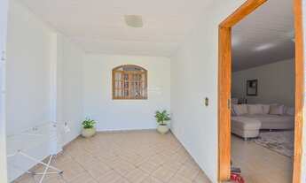 Imagem 4: Casa para venda possui 4 quartos em Sítio Cercado - Curitiba - PR