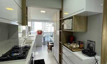 Imagem 2: Apartamento mobiliado à venda em Alphaville com 2 dormitórios Empresarial 18 do Forte / Al