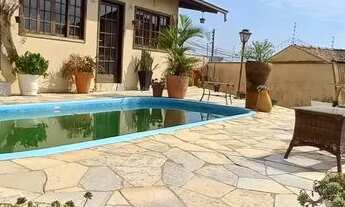 Imagem 7: Casa na vila Planalto - porteira fechada