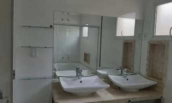 Imagem 3: Casa de condomínio para aluguel possui 230 metros quadrados com 3 quartos