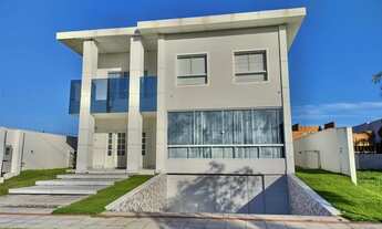 Imagem: Casa com 4 suítes, armários, quintal