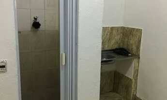 Imagem 4: Alugo quarto ( não paga água e luz