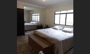 Imagem 6: Casa na vila Planalto - porteira fechada